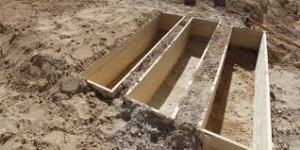 Tombes de Libyens ayant défendu leur pays contre les bombes occidentales, à Misrata, 2011