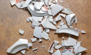 vaisselle brisée